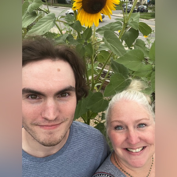 Meet your Poshers, A & Z K. - Picture 4 of 4